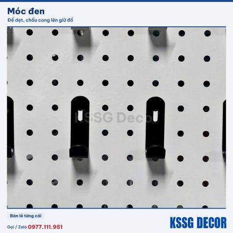 Móc chữ J màu đen, ảnh thực tế