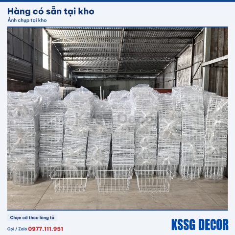 Rổ tủ đông xếp trong kho
