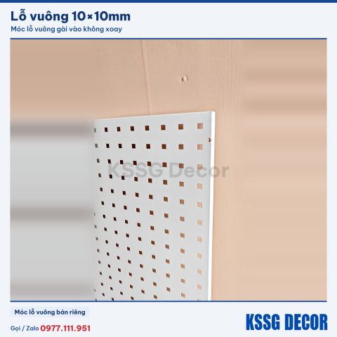 Cận cảnh tấm pegboard lỗ vuông 100×50cm