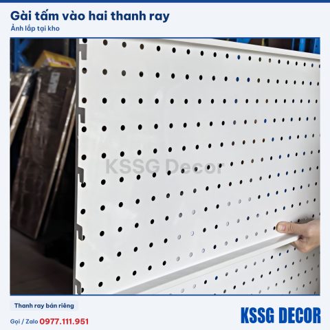 Tấm tôn gài thanh ray 90×21cm màu trắng, cách lắp