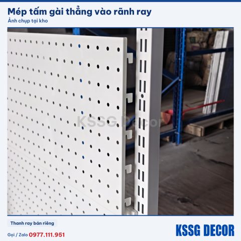 Cận cảnh tấm tôn gài thanh ray 70×21cm