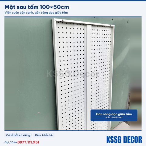 Mặt sau tấm tôn lỗ 100×50cm có sóng màu trắng