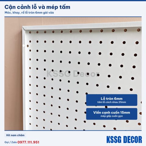 Cận cảnh tấm tôn lỗ 60×40cm màu trắng