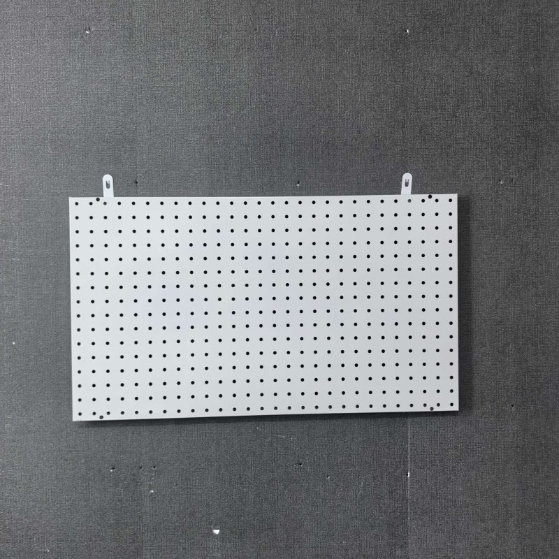 Tấm tôn lỗ 60x40cm - Trắng