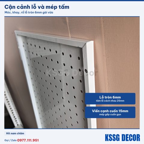 Cận cảnh tấm tôn lỗ 70×30cm màu đen