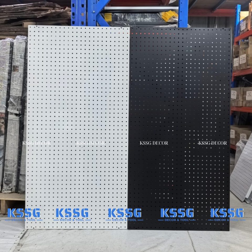 Cách gắn tấm pegboard lên tường gạch, thạch cao